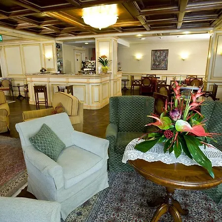 De La Hotel 4*