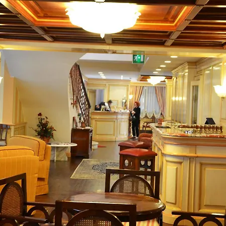 De La Hotel 4*